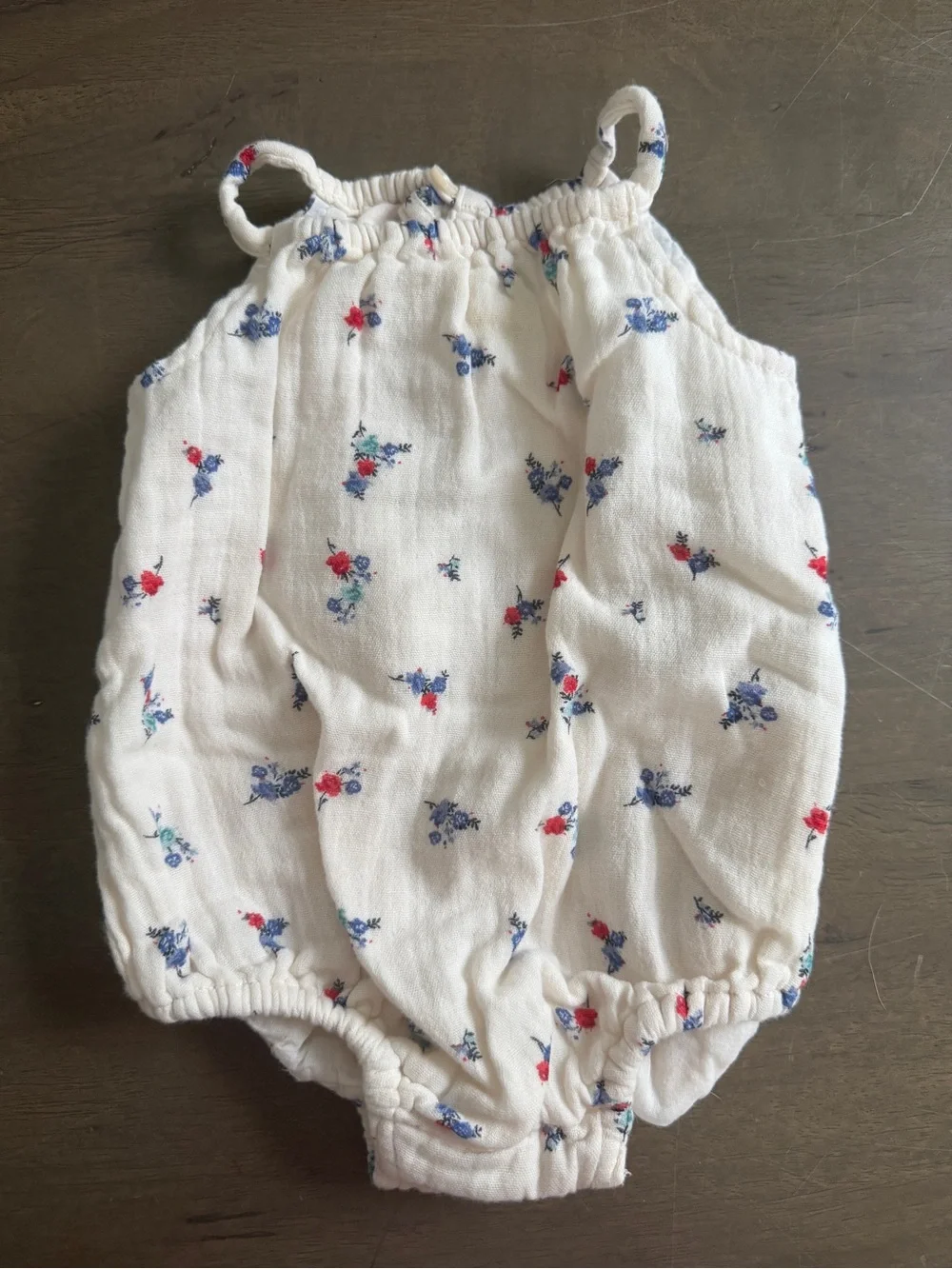 Old Navy Baby Floral Muslin Cotton Romper One-Piece Sleeveless Button 0-3M